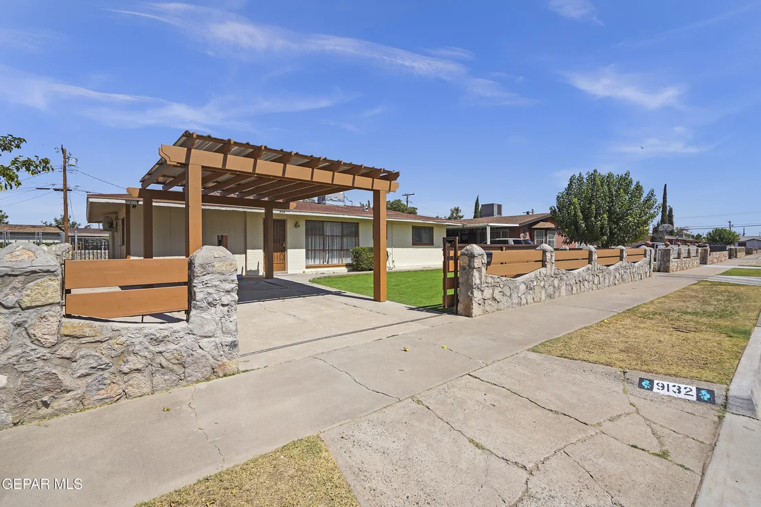 Photo of 9132 MOUNT ETNA Drive