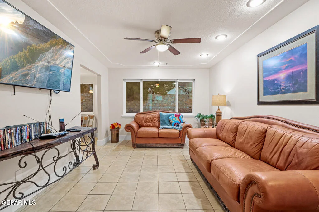 Photo of 10053 Foothill Drive