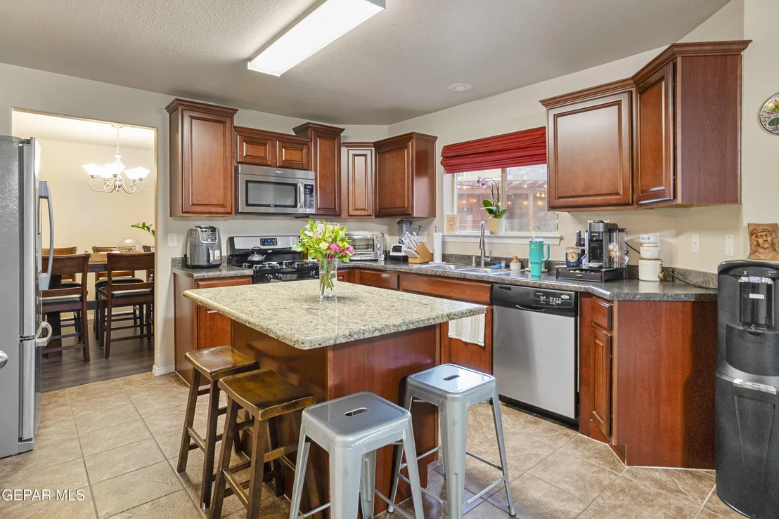 Photo of 6617 PARQUE DEL SOL Drive