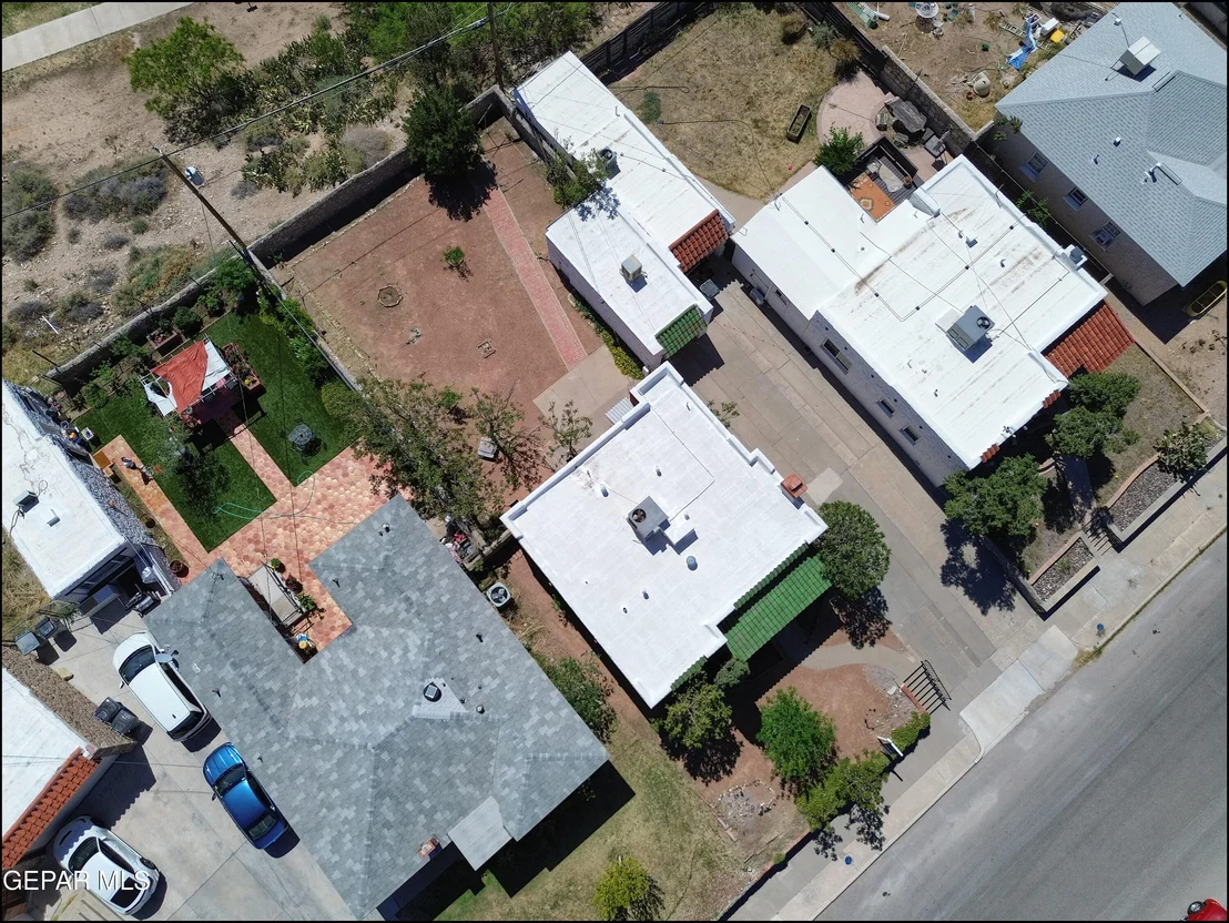 Photo of 912 MESITA Drive