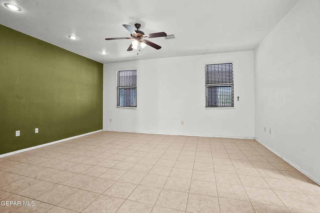 Photo of 300 RUFFIAN Way
