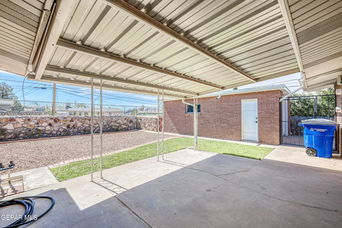 Photo of 309 DE LEON Drive