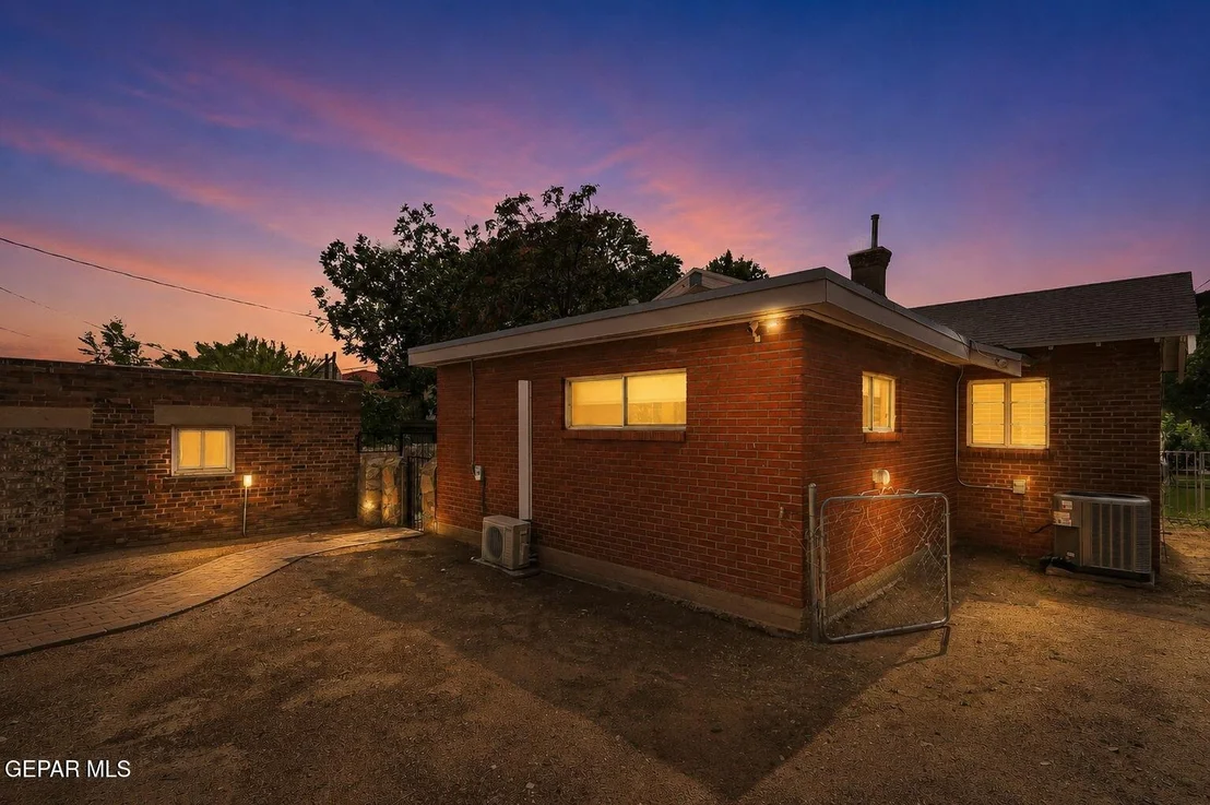 Photo of 1512 ELM Street