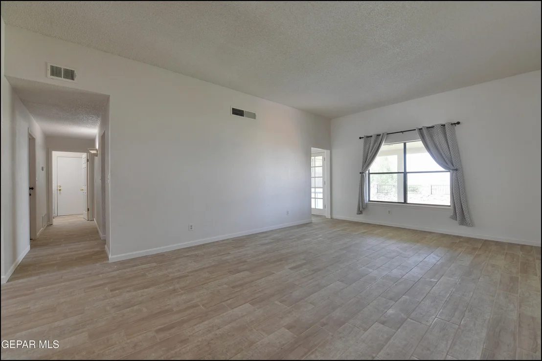 Photo of 829 DULCE TIERRA Drive