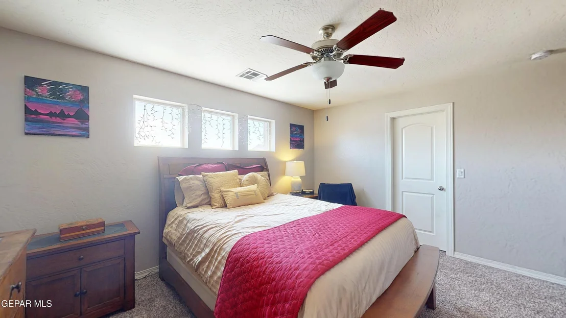 Photo of 129 N Manzanita Drive