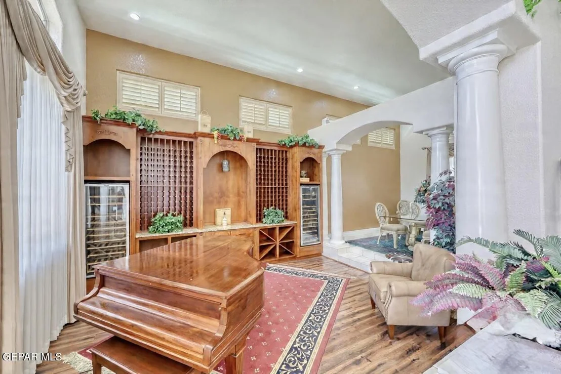 Photo of 1361 GATE Place
