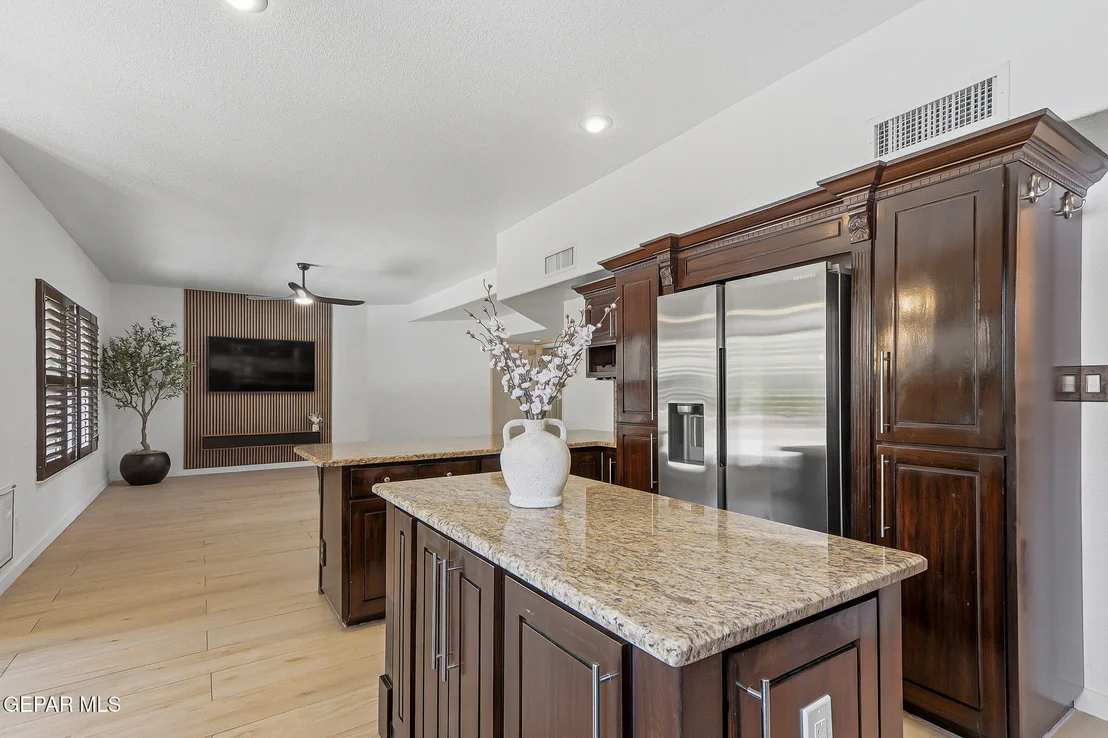 Photo of 6633 WIND RIDGE Drive