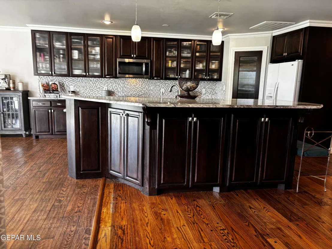 Photo of 417 INDIAN BLUFF Road
