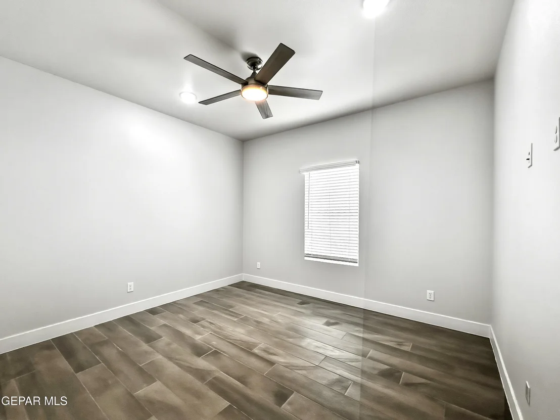 Photo of 3936 PERSPECTIVE Street