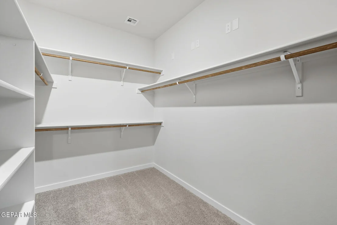 Photo of 925 Nayland Place