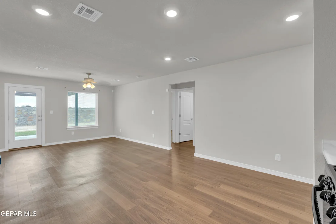 Photo of 1069 WHITEBRUSH Road
