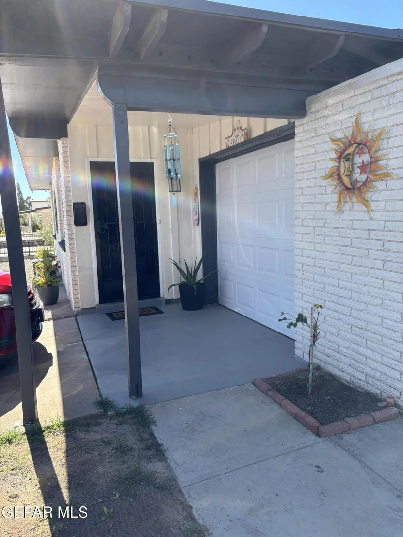 Photo of 7874 Broadway Drive