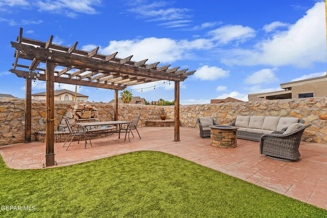 Photo of 5017 MOON RANCH Lane