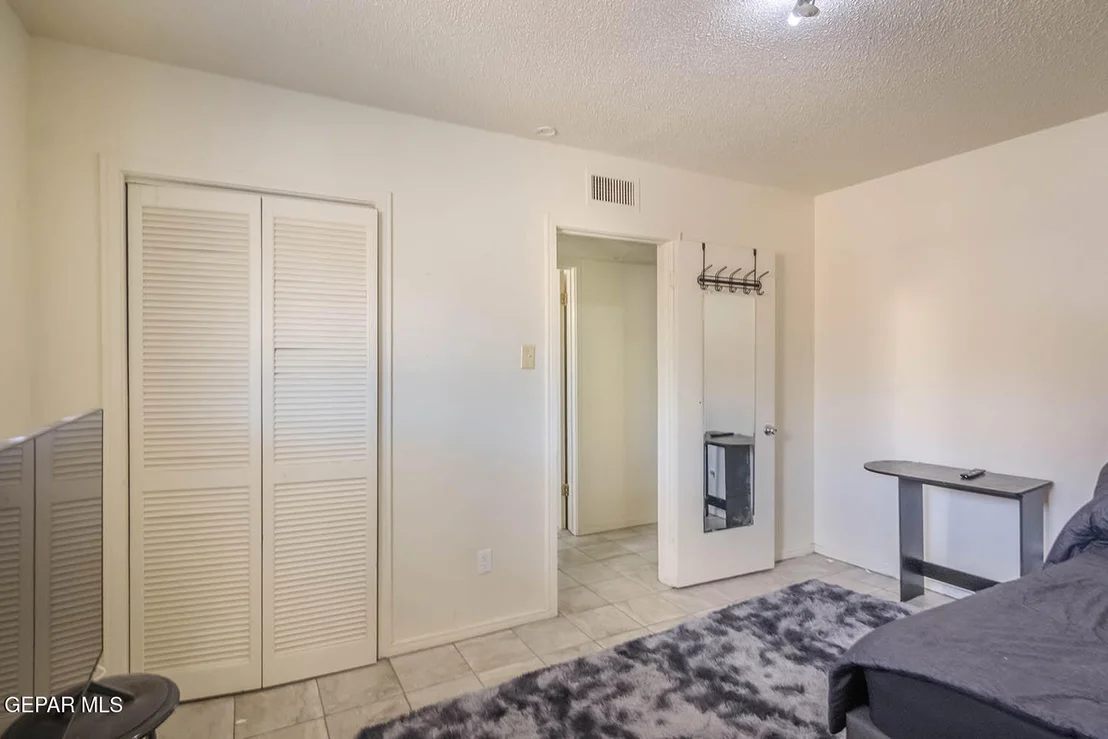 Photo of Unit E at 4155 KRUPP Drive