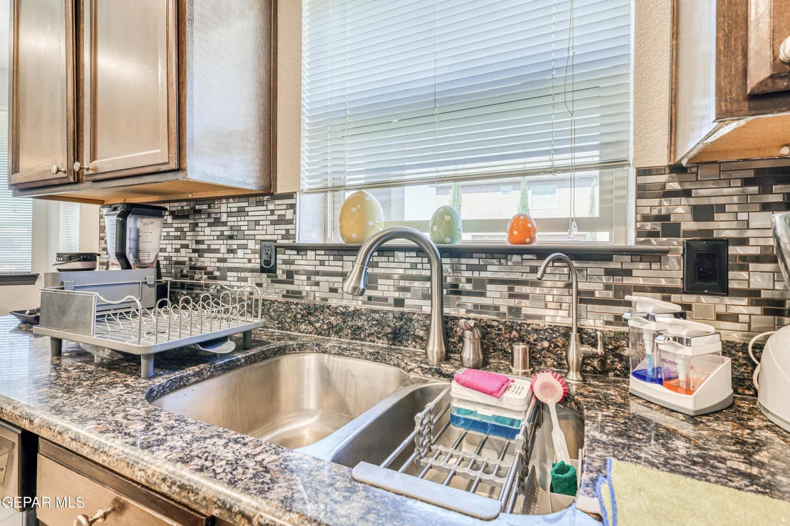 Photo of 6553 GEYSER Drive