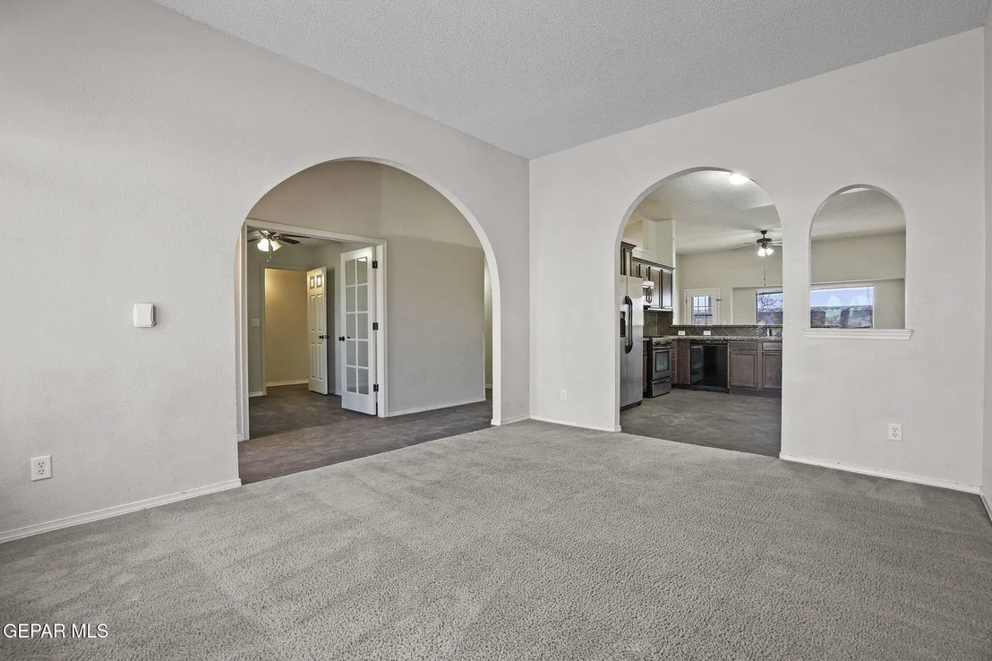 Photo of 813 Desert Bush Drive