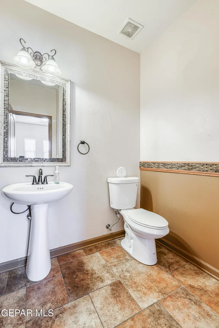 Photo of 12152 CHAPEL HILL Road