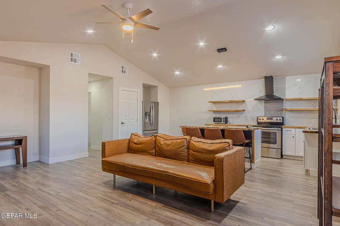 Photo of 905 Summer Street