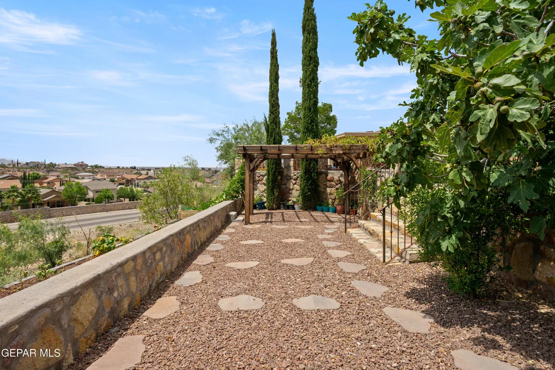 Photo of 7250 LONGSPUR Drive
