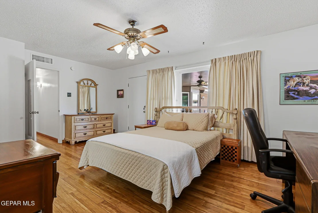 Photo of 3128 Mc Lean Street