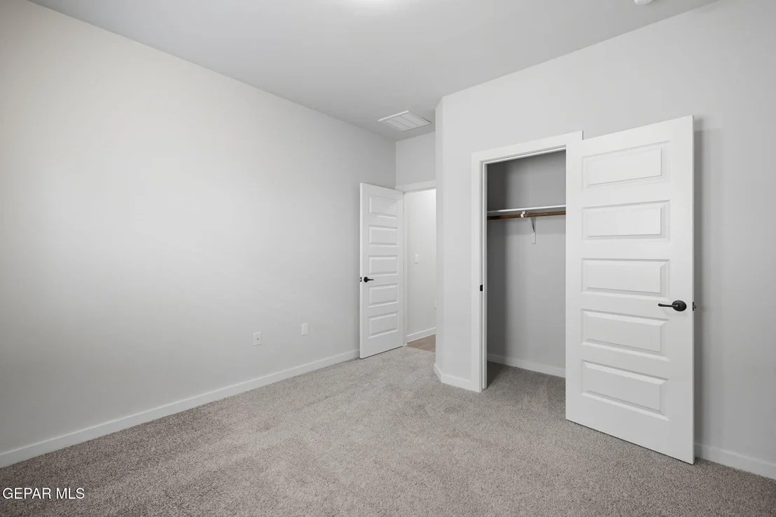 Photo of 925 Nayland Place