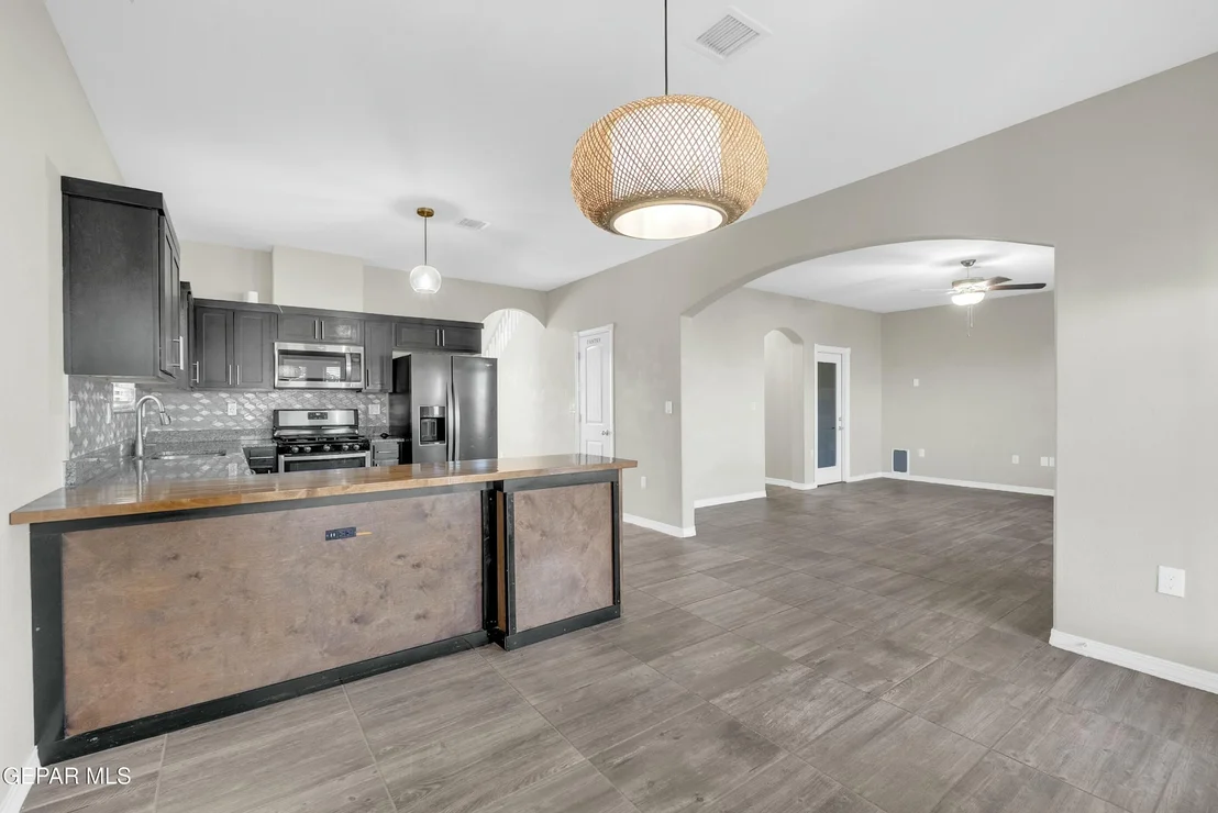 Photo of 3600 Essence Street