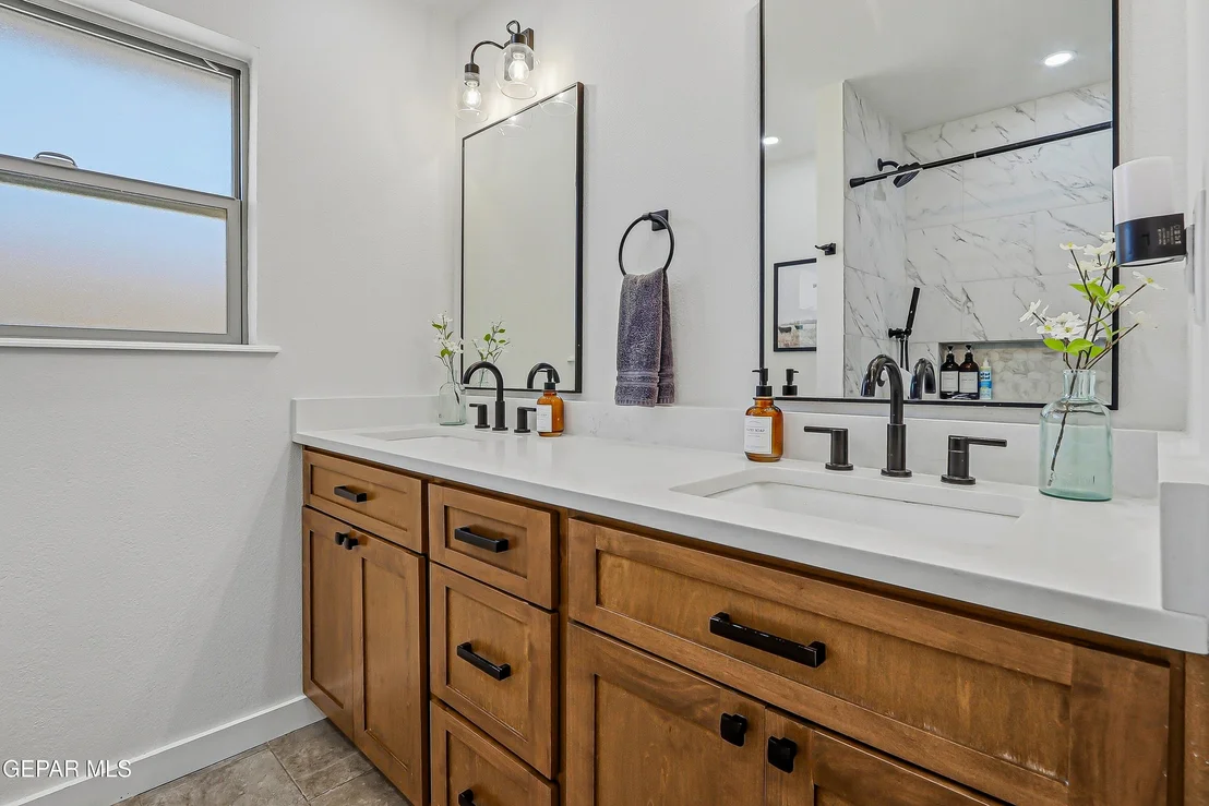 Photo of 10605 CAUSEWAY Drive