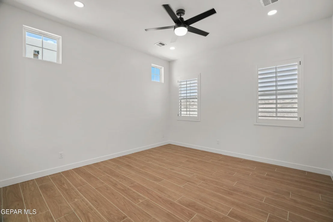Photo of 15052 Laura Lane