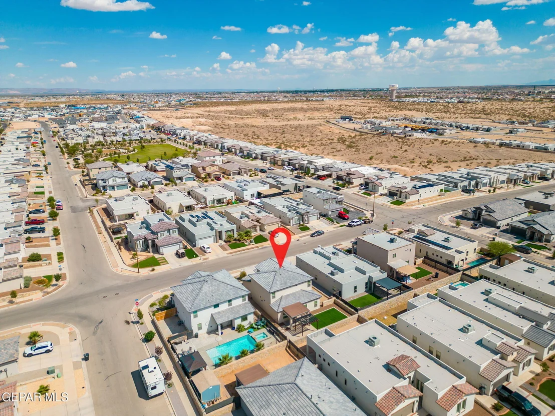 Photo of 913 Airship Place