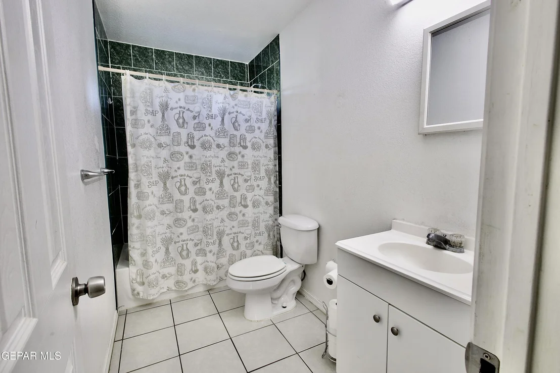 Photo of 816 MONCLOVA Lane