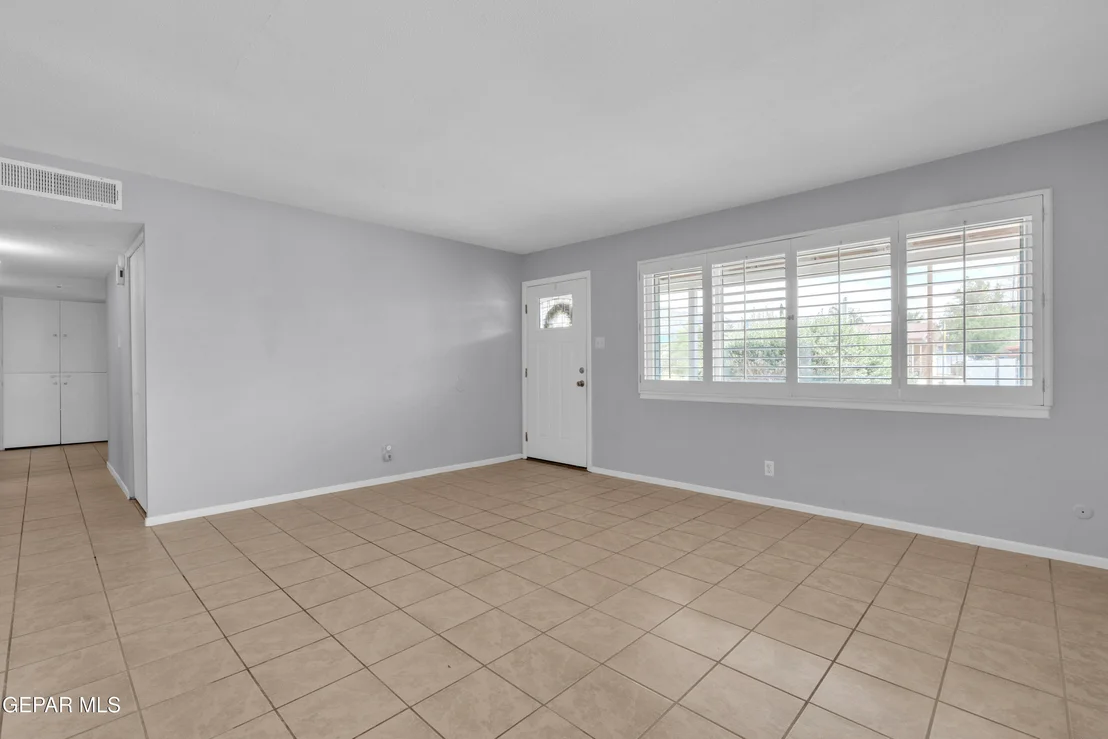 Photo of 321 CRESTMONT Drive
