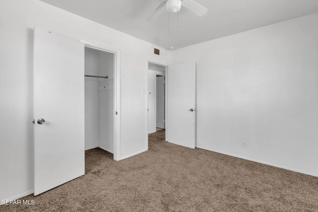 Photo of 7605 Parkland Drive