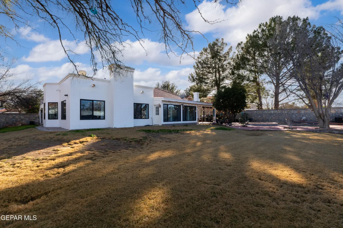 Photo of 721 WILLOW GLEN Drive