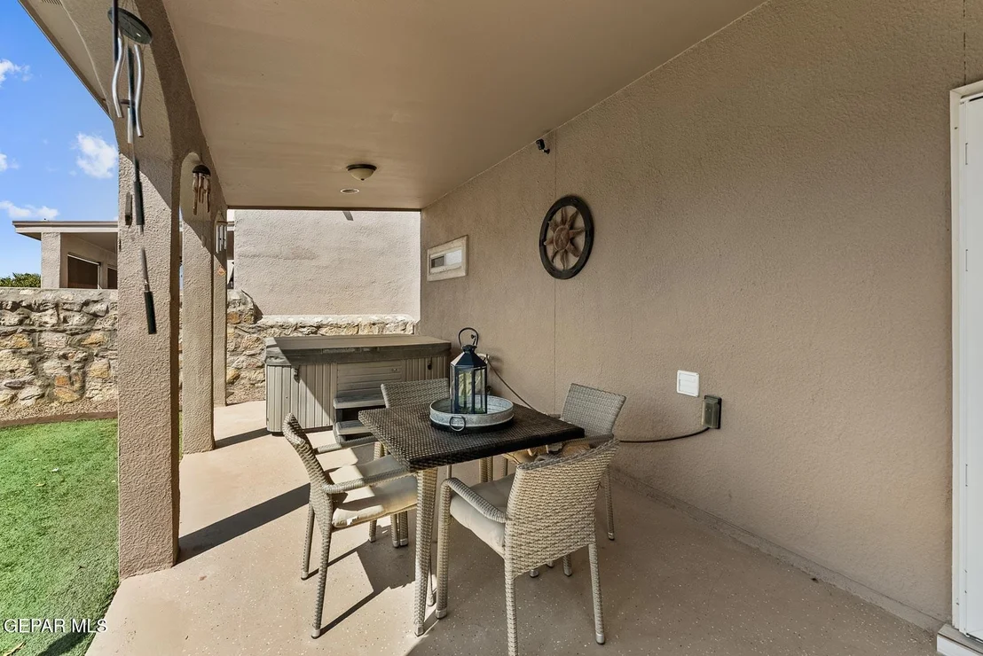 Photo of 7893 Enchanted View Drive