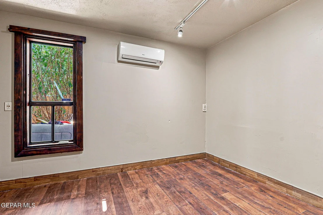 Photo of 6412 VIA DE ALBUR Court