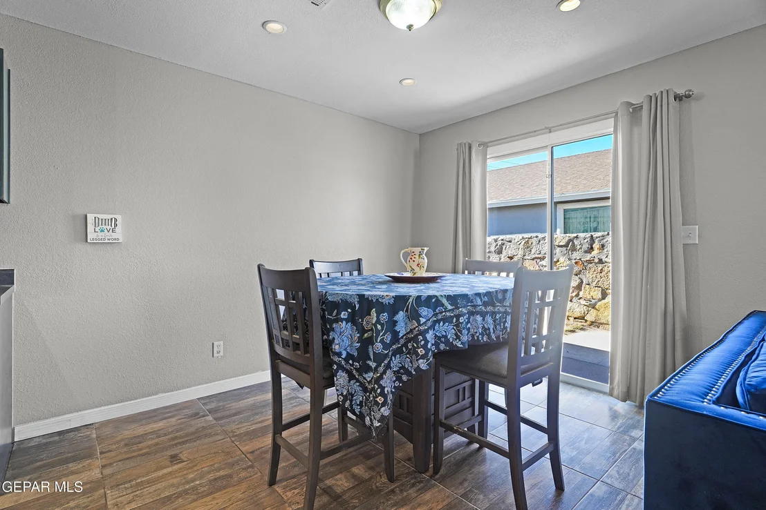 Photo of 693 DESERT SAGE Drive