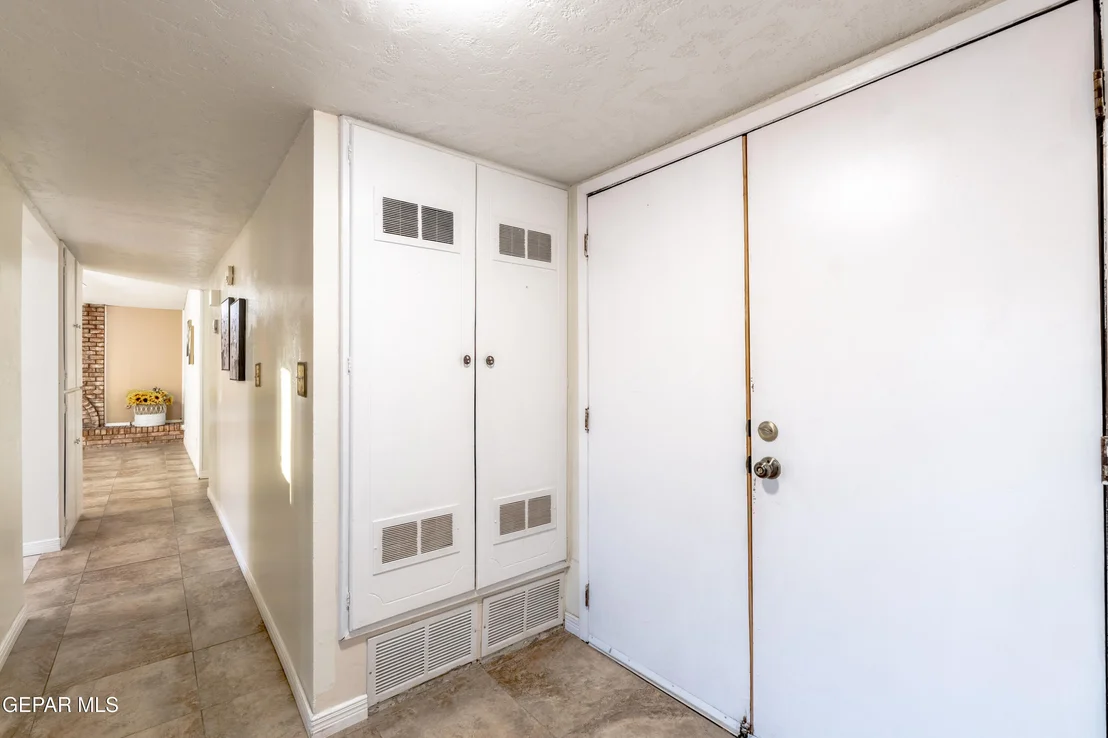 Photo of 332 CARNIVAL Drive