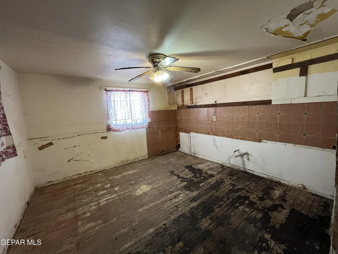 Photo of 230 LOCUST Street