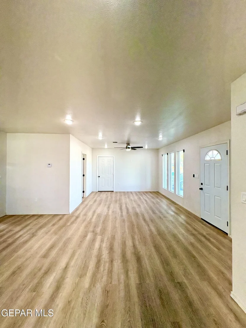 Photo of 11420 DORIS Road