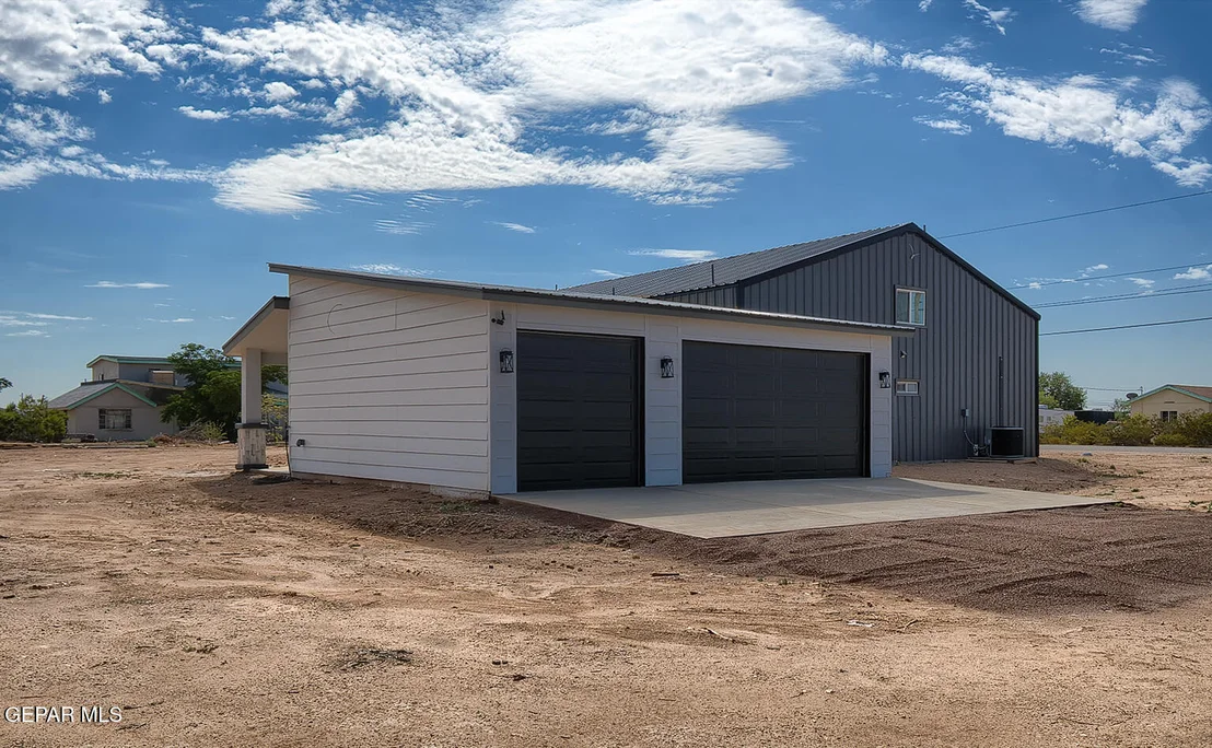 Photo of 15601 NEWKIRK Road