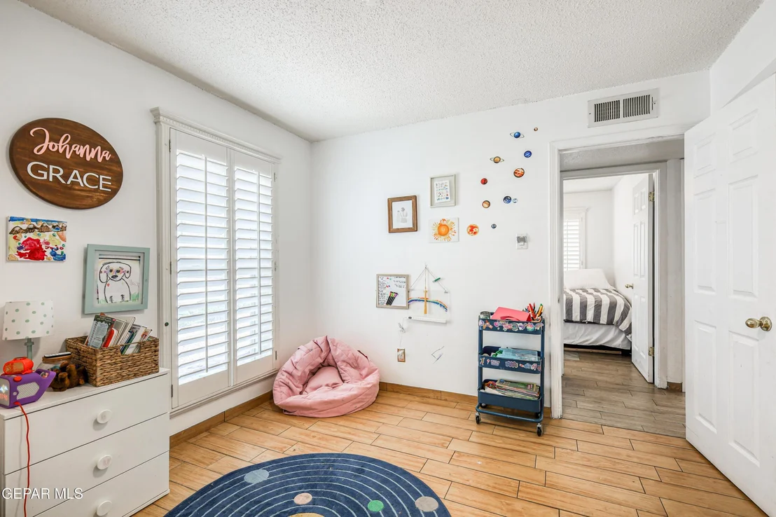 Photo of 708 SOMERSET Drive