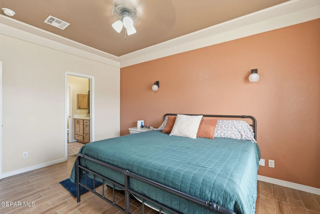 Photo of 14213 FABLED POINT Avenue
