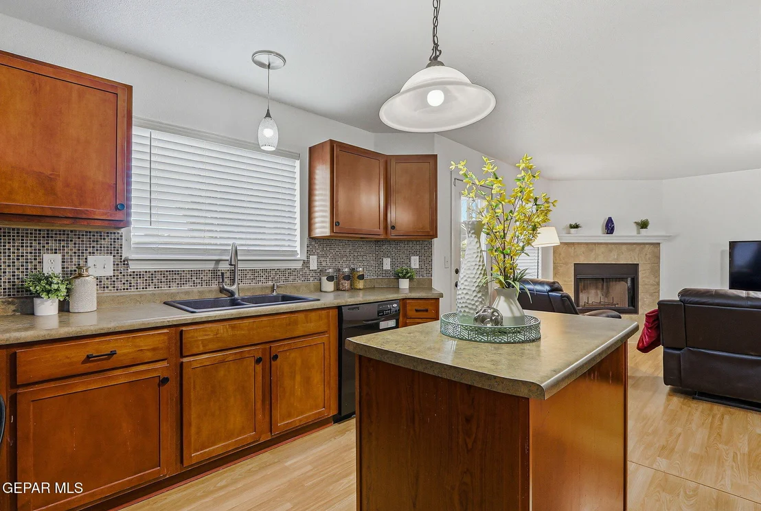 Photo of 680 Sequeiros Court