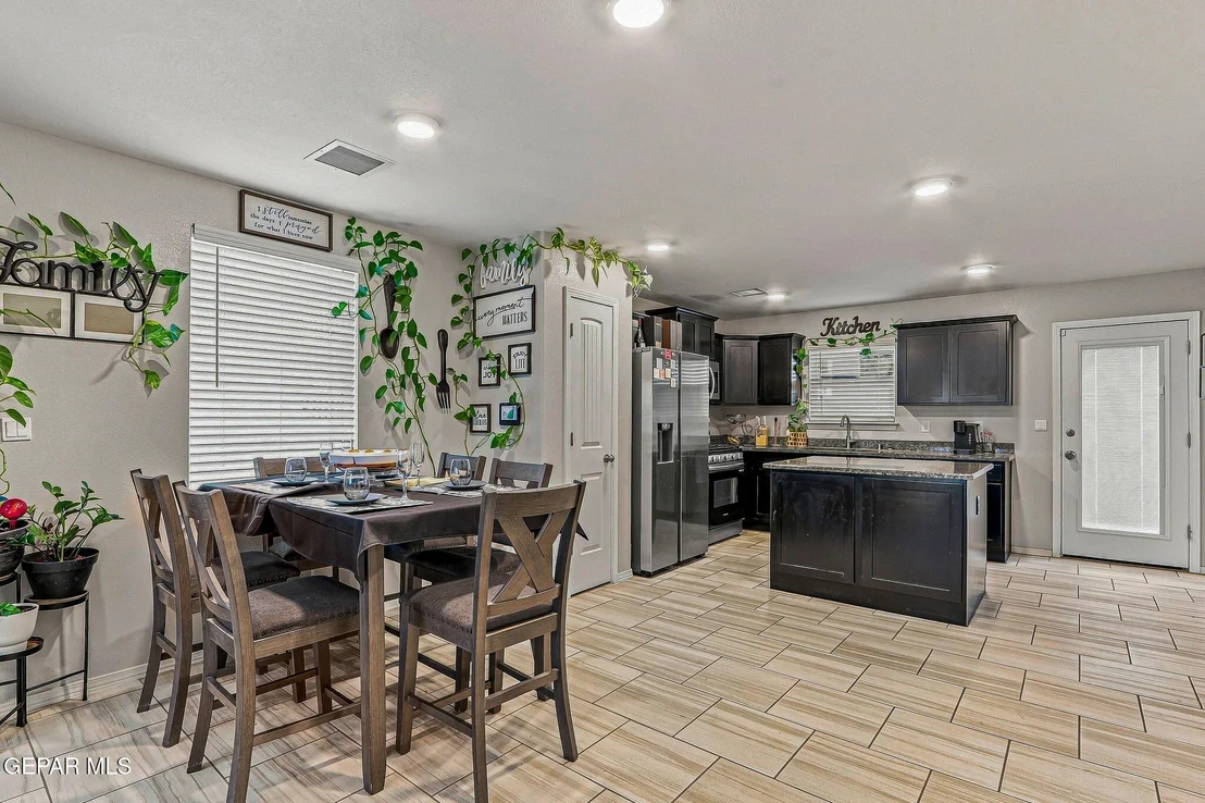 Photo of 433 TWILIGHT Drive