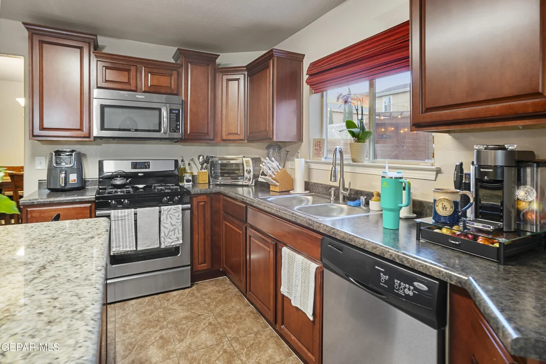 Photo of 6617 PARQUE DEL SOL Drive