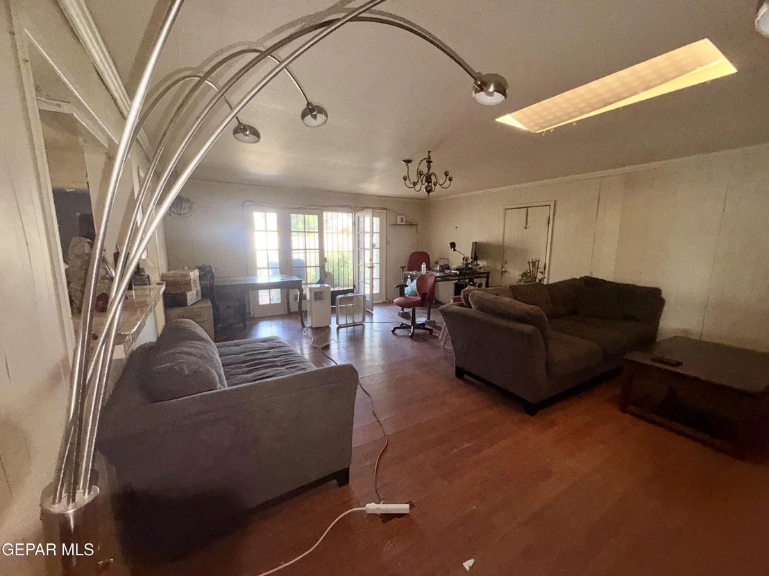 Photo of 8100 PARKLAND Drive