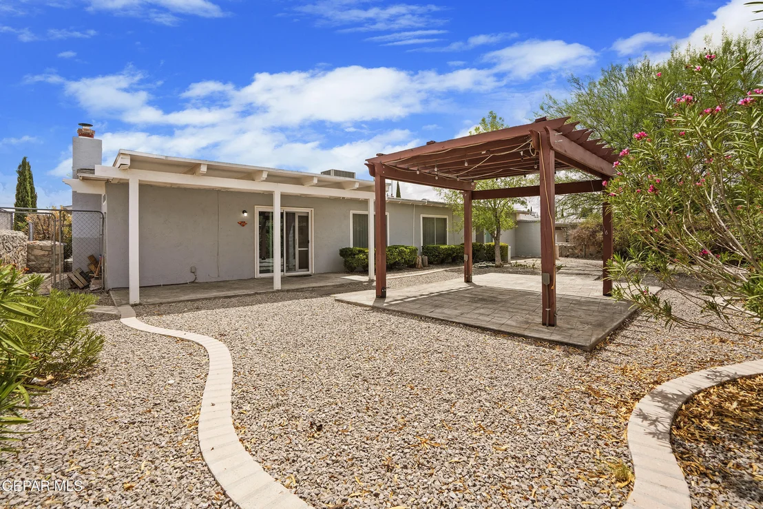 Photo of 6705 LOS ALTOS Drive