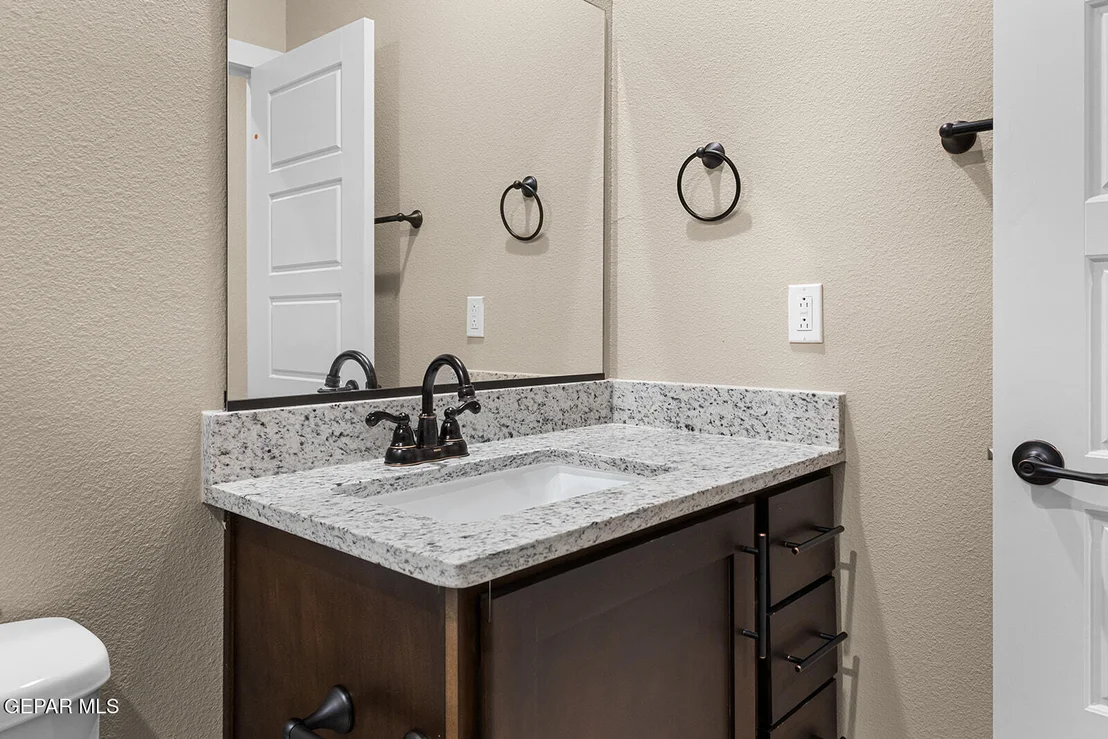Photo of 929 Nayland Place