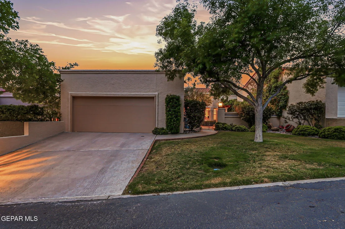 Photo of 1013 LOS JARDINES Circle