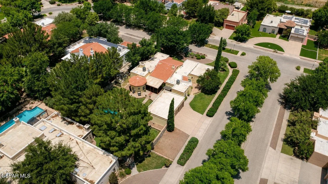 Photo of 716 Willow Glen Drive
